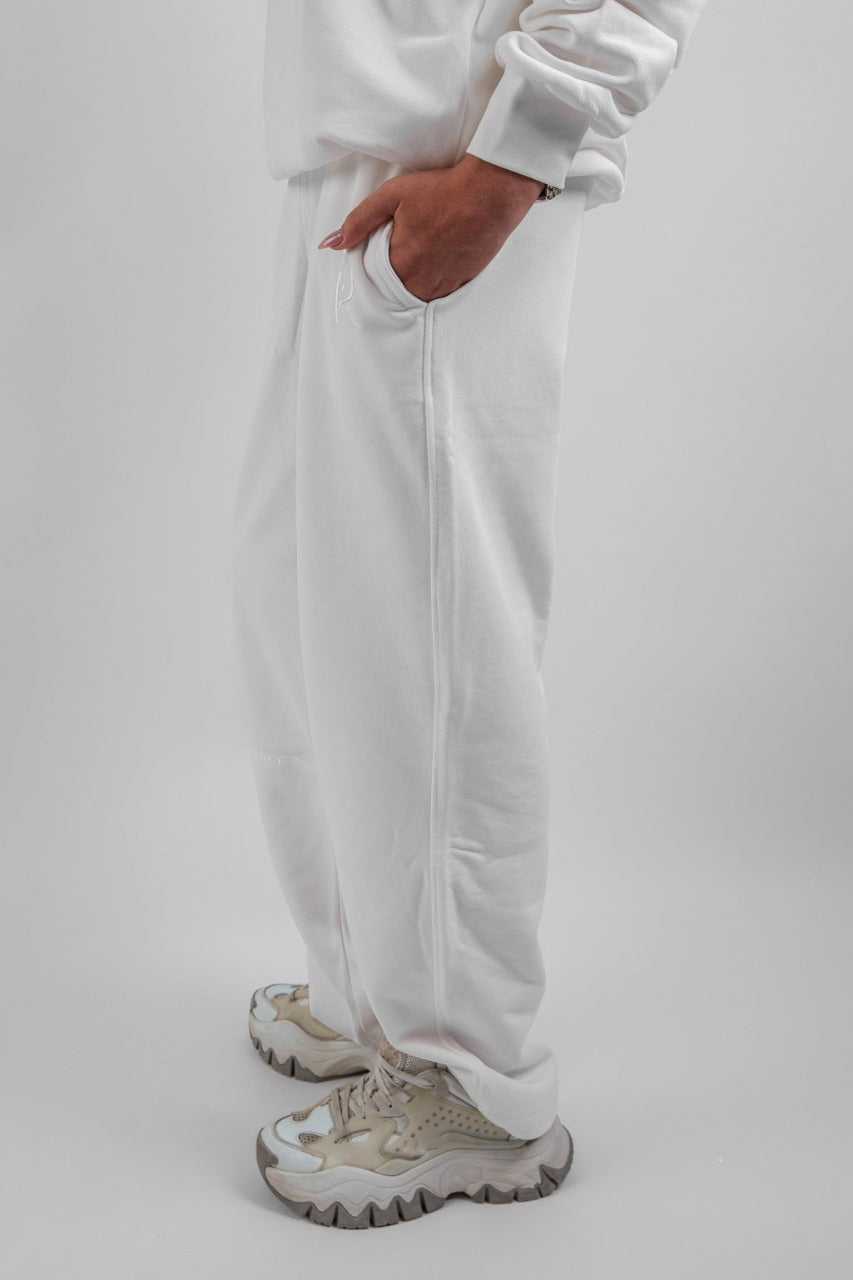 Droopy Pants & Chill Sleeve T-shirt White Set