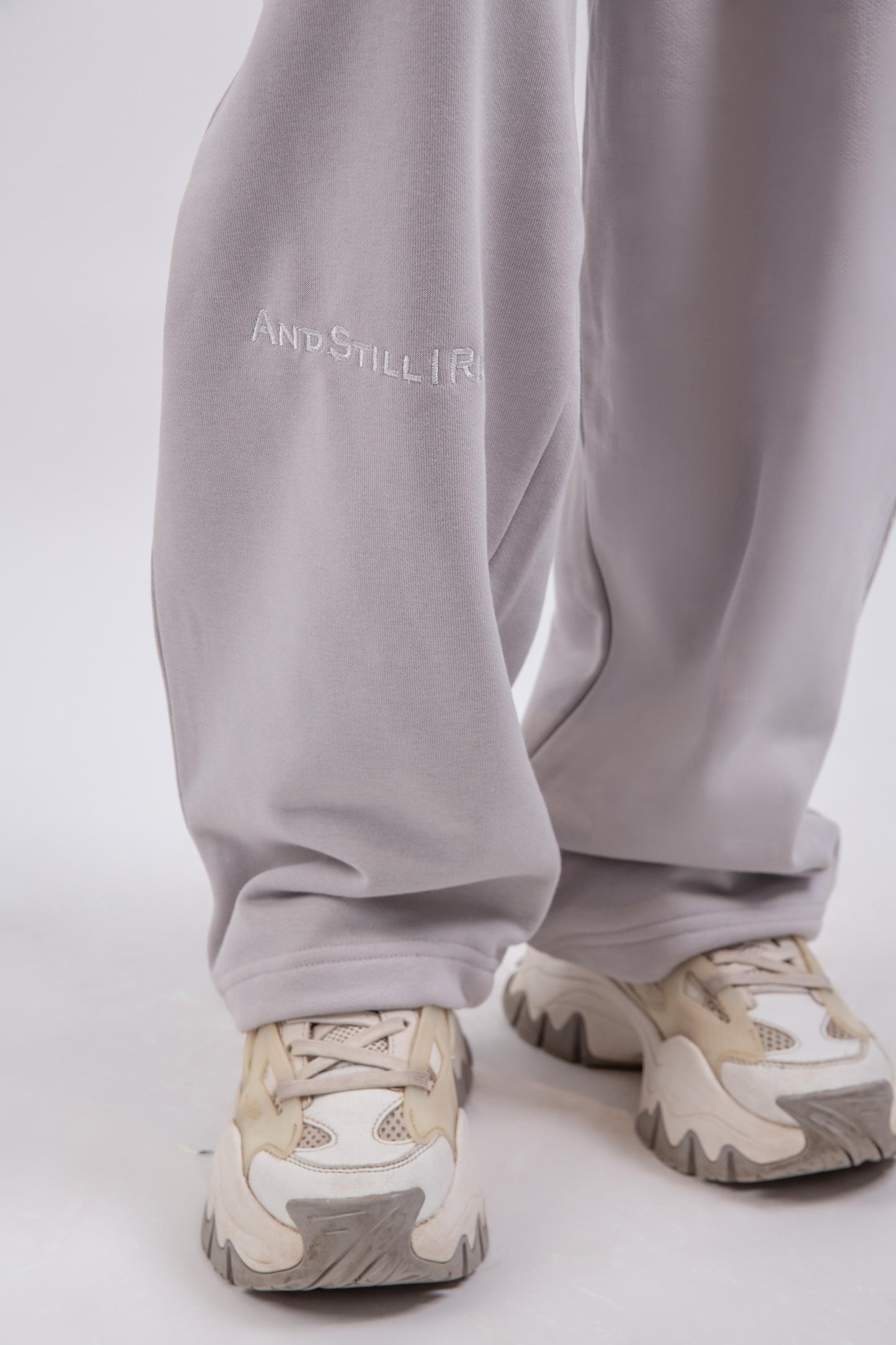 Droopy Pants & Chill Sleeve T-shirt Silver Lining Set